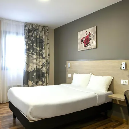 B&B Hotel Bollene 2*